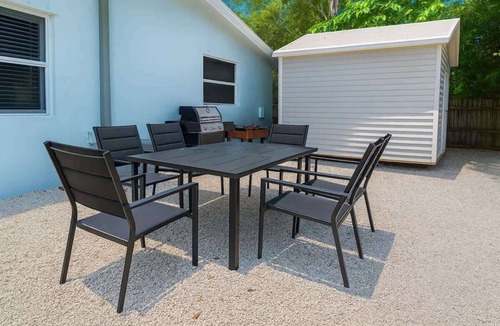 Riverside Park Apartment | Modern 2BR Stay w/Desk, Patio, BBQ + Free Parking