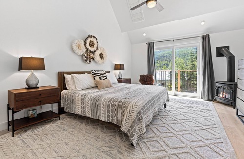 Vail House | Modern 3 Bed/3 Bath Townhome in Vail with Private Garage - Pets Welcome!