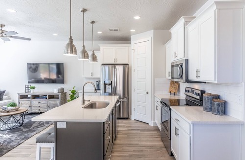 St. George Villa | Modern 3-King 4BR Sleeps 13 - Rooftop Deck