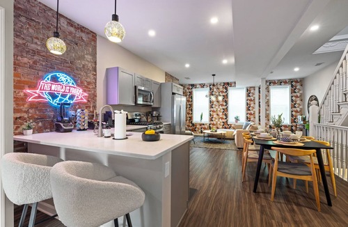 Pittsburgh House | Modern 3BR, 2BA Home: 2 King Beds, Off Street Parking; Near Downtown Pittsburgh