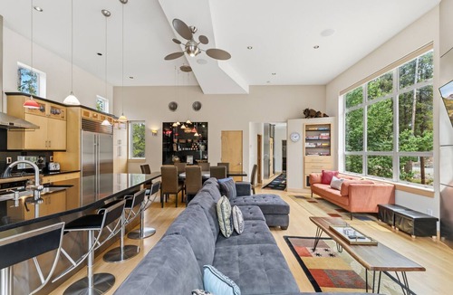 Breckenridge Heights House | Modern 3Br + Den Home in Breck!- Moonstone Modern