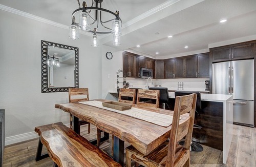 Beaver Creek Condo | Modern and Updated St James Premium 3 Bedroom Residence by RedAwning