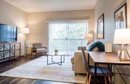 Denver Apartment | Modern Apartment in Prime Location (ID1903X87)