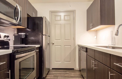 Denver Apartment | Modern Apartment in Prime Location (ID1903X87)
