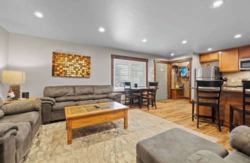 Historic District Condo | Modern, Dog-Friendly Condo with nice updates