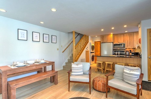 Snowmass Village Condo | Modern MTN Condo w/Pool, Hot Tub, Walk 2 Base VLG