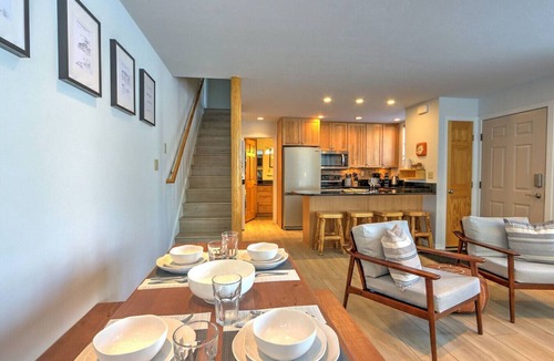Snowmass Village Condo | Modern MTN Condo w/Pool, Hot Tub, Walk 2 Base VLG