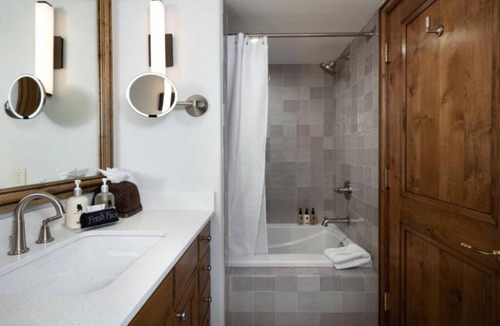 Vail Hotel | Modern Nature Retreat w/Access to Gym | 3.4 mi to Booth Falls Trailhead
