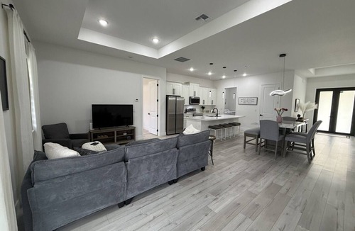 Pine Valley House | Modern oasis in the heart of southwest Florida - In-ground heated pool
