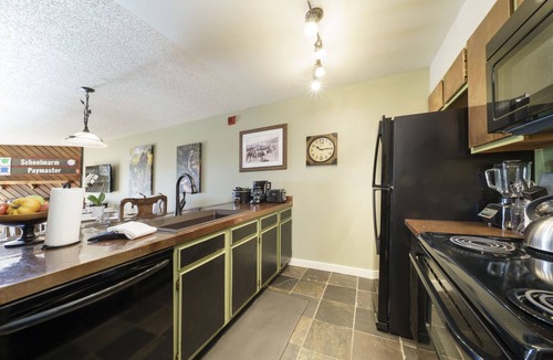 Peak 8 Condo | Modern Peak 8 Getaway! 2BR Grandview Condo