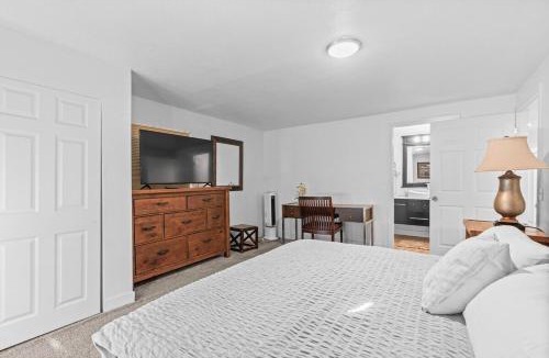 Salt Lake City House | Modern Private Whole Unit 4 Bedroom Guest Suite King Bed