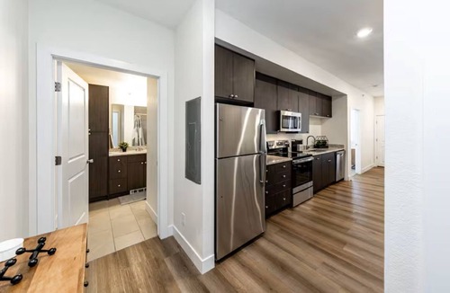Mountain Shadows Apartment | Modern Retreat Nature & Trails