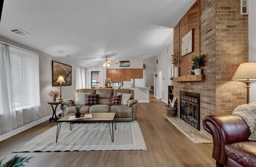 Village Seven Condo | Modern Rustic Colorado Springs Condo