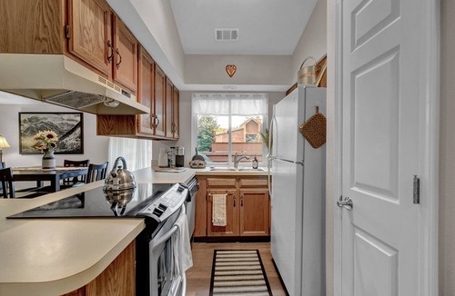 Village Seven Condo | Modern Rustic Colorado Springs Condo
