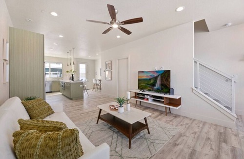 Old Town North House | Modern Townhome Fire Pit + Patio