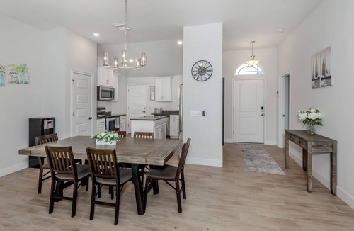 South Venice House | Modern Tropical Retreat, Heated Pool, Minutes to Beaches & Trails!