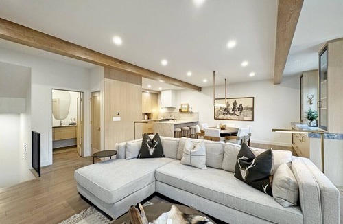 Vail Villa | Modern Vail Townhome for Families & Friends - 3 Bed + Loft - Close to Bus