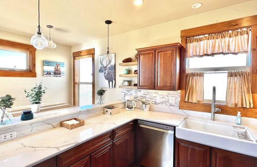 Montrose Cabin | Montrose Quiet Country Home with a View on 3 Acres!