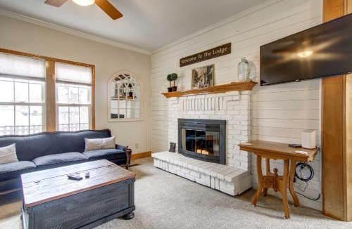 Monument House | Monument Retreat - Walk to Local Dining & Shopping