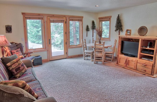 Blue River House | Moose Meadow Retreat Private Home with Hot Tub