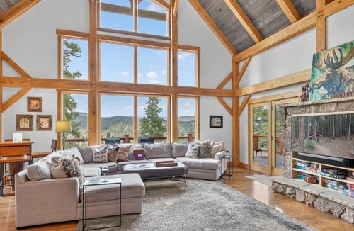 The Highlands House | Moose Tracks Lodge