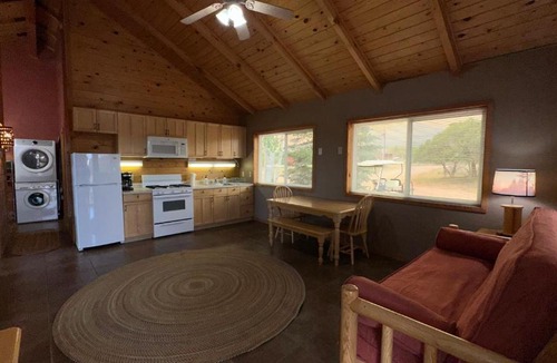 La Sal Bed & Breakfast | Mount Peale Country Inn near Moab