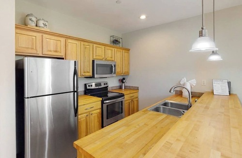 Willow Grove Condo | Mountain Condo by the River & Town w/Shared Hot Tub, Private Balcony, & WiFi