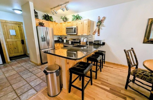 Mountain House Condo | Mountain Escape | Hot Tubs, Deck & Views