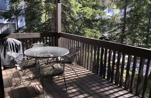 Vail Condo | Mountain Getaway in the Vail Racquet Club in East Vail. Long-term rentals.
