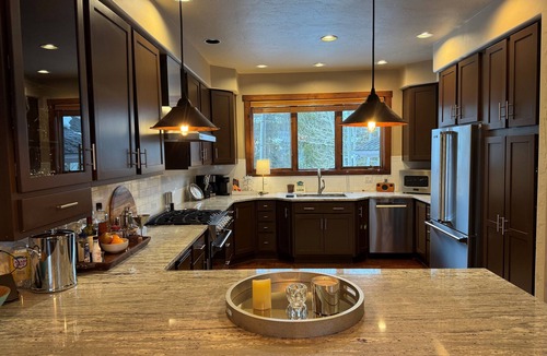 The Highlands Cabin | Mountain Modern Lodge, Ski/Golf, Hot Tub, Pool Table, Foosball, Poker Table