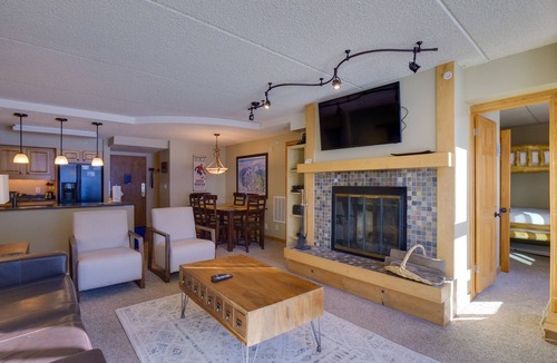 Copper Mountain Village Condo | Mountain Plaza 3 Bedroom Condo #521/523 by RedAwning