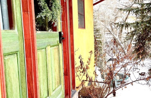 Glenwood Springs Apartment | Mountain Retreat Minutes From Sunlight Ski Area