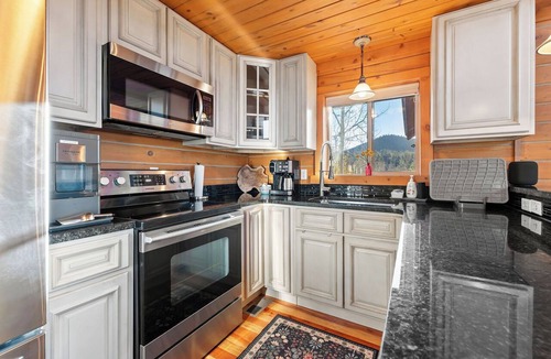 Indian Mountain Cabin | Mountain Retreat on 3 Acres with Stunning Views