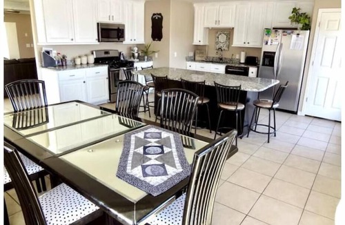 Payson House | Mountain View Retreat - Sleeps 20! Perfect for large gatherings