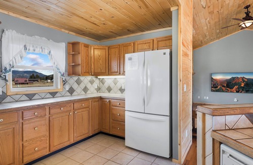South Fork House | Mtn Retreat | Pet-Friendly | Large Fenced Yard | Ping-Pong
