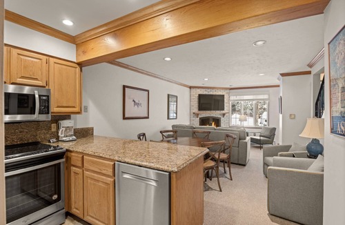 Aspen Condo | Multi-Level Townhome in the Heart of Aspen! FP, WD, Pool & Hot Tub, Parking, 7 beds, 2nd Living Room