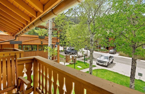 Aspen Condo | Multi-Level Townhome in the Heart of Aspen! FP, WD, Pool & Hot Tub, Parking, 7 beds, 2nd Living Room