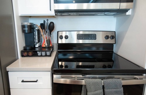 Poplar Grove Villa | Near Downtown SLC | Rooftop Hot Tub | Pet Friendly