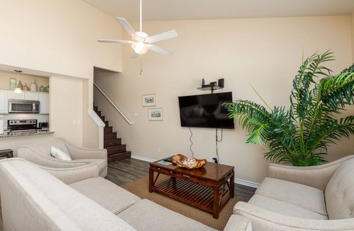 Corpus Christi House | Nemo Cay D150: Poolside Pet-Friendly Getaway