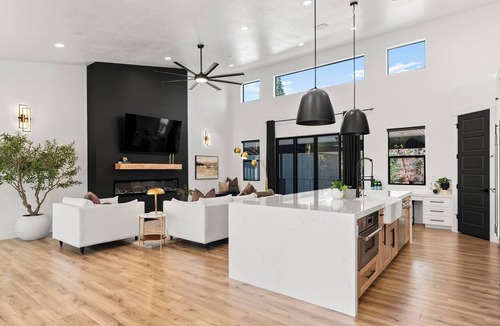 Stagecoach Estates House | New 5-Bedroom,4.5 Bath, 2 kitchen, Park City Retreat with A/C, Office & Gym