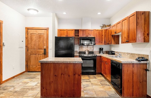 Peak 9 Condo | New! Cozy Condo Base of Peak 9, Downtown.