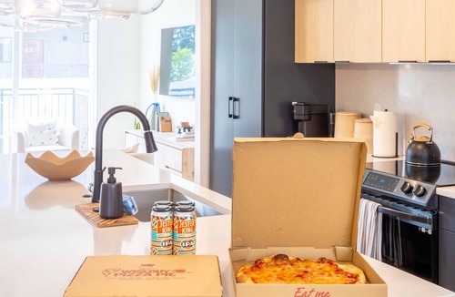Hailey House | New Downtown Hailey Condo with Rooftop Hot Tub