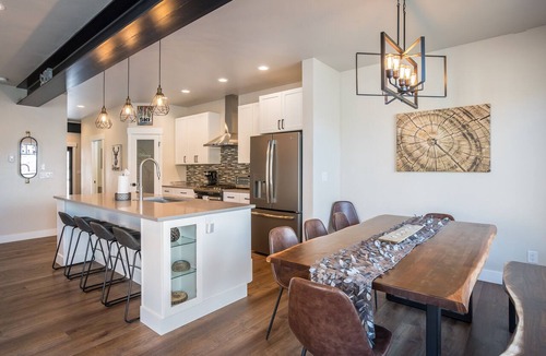 Steamboat Springs House | New Family-Friendly Home Overlooking Fox Creek, Large Deck & Cozy Furnishings