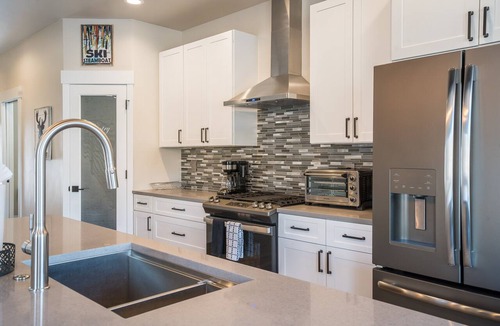 Steamboat Springs House | New Family-Friendly Home Overlooking Fox Creek, Large Deck & Cozy Furnishings