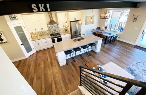 Steamboat Springs House | New Family-Friendly Home Overlooking Fox Creek, Large Deck & Cozy Furnishings