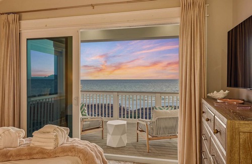 Laguna Beach House | NEW Family LUX Laguna Haven - 6 Seater LSV - Bikes - Beachfront