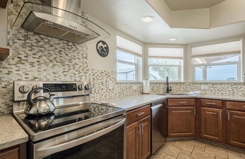 Loma House | NEW! Koko: Mountain Views, BBQ & Patio