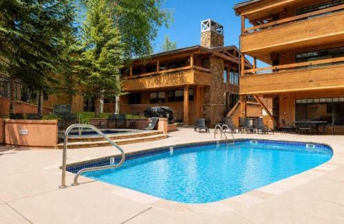 Aspen Apartment | New Listing 3BR 3BA Condo - Steps to Gondola