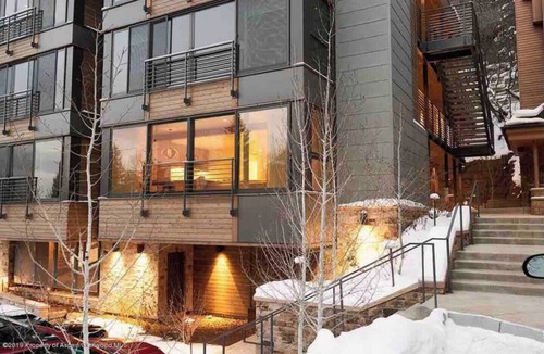 Aspen Condo | New Luxury Two Level 4 Bedroom - 4.5 Bath Condo!