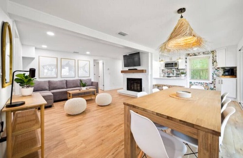 Tropic House | New Modern Waterfront Bungalow Retreat + Tropical Vibes + Fishing Paradise!